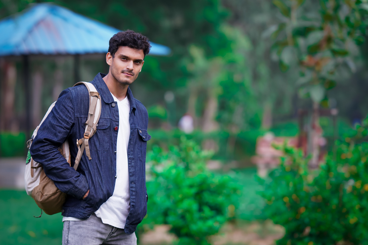 indian young college student image hd.